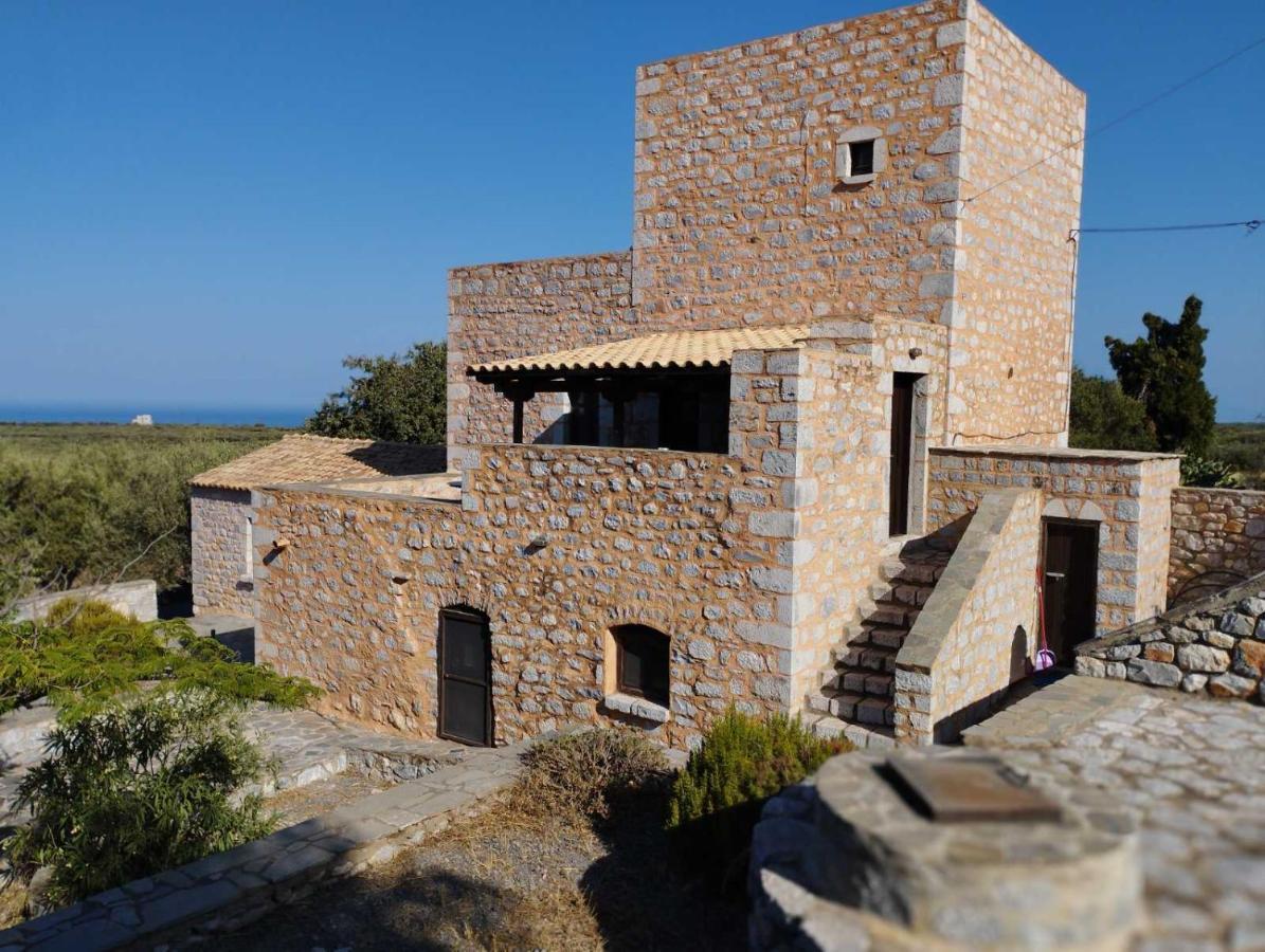 The Two Carob Trees, Traditional Stonehouse, Nikandri, Pirgos Diros Lefkias Exterior foto