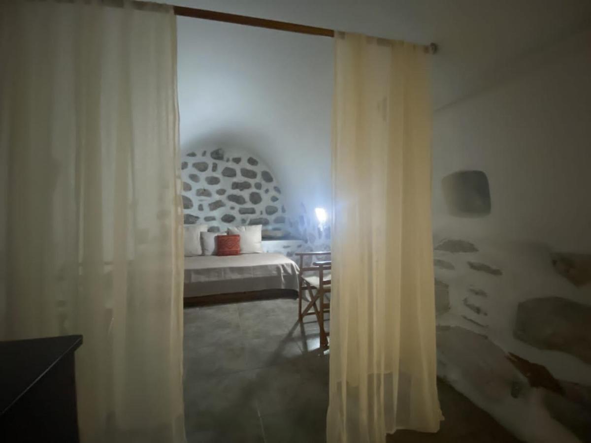The Two Carob Trees, Traditional Stonehouse, Nikandri, Pirgos Diros Lefkias Exterior foto